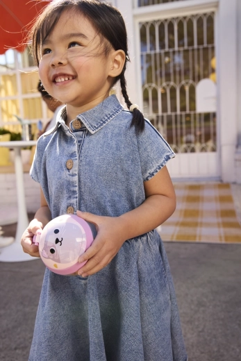 Easy to hold for little hands