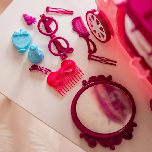 31 accessories for creative play