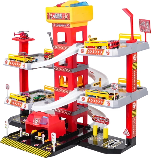 Trijų aukštų stovėjimo aikštelė su liftu