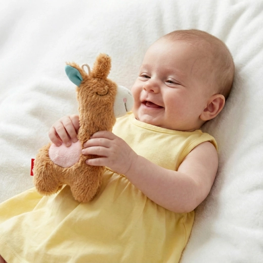 Built-in rattle for gentle stimulation