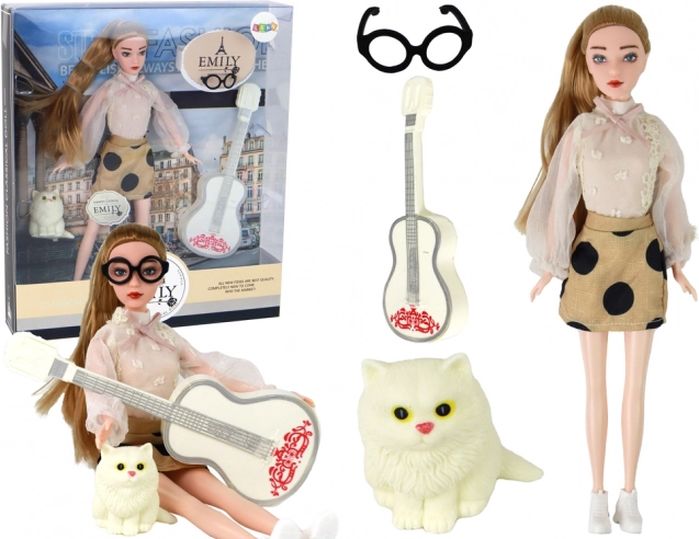 Lėlė Emily su gitara, akiniais ir kačiuku