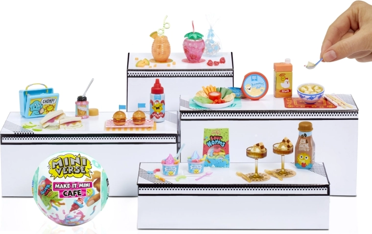 Detailed miniature accessories