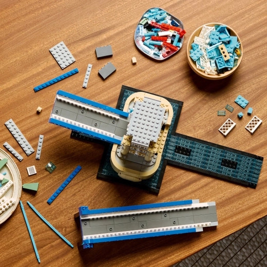 Konstravimas su LEGO Builder programėle