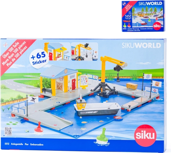 Siku World pakrovimo uostas su molu ir kateriu