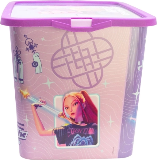 Closable box with a removable lid