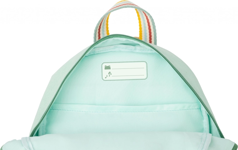 Practical zip fastening and space for a name