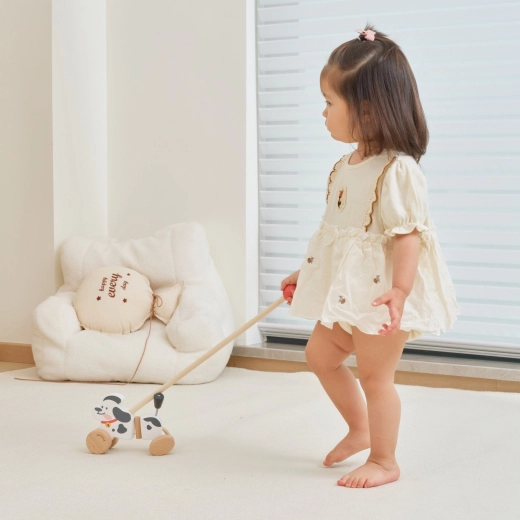 Wooden toy for active exploration