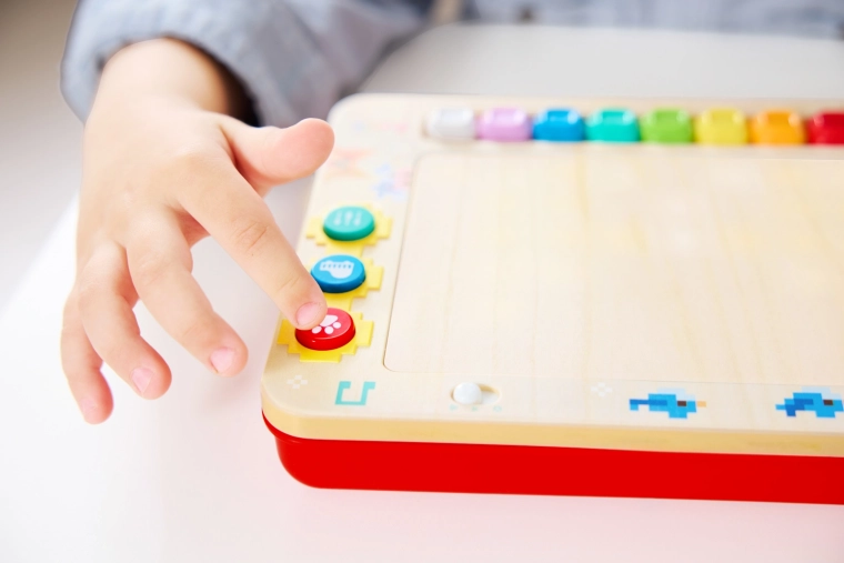 Buttons for little hands
