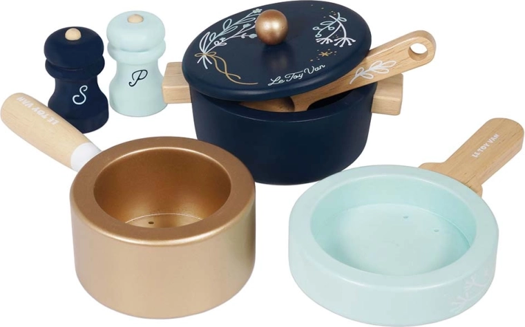 Le Toy Van wooden set of pots and kitchen accessories for kids