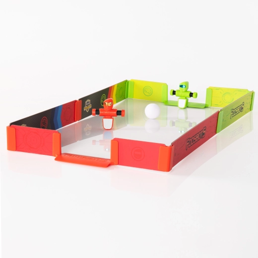 Kompaktiškas stalinio stadiono aikštelė su borteliais