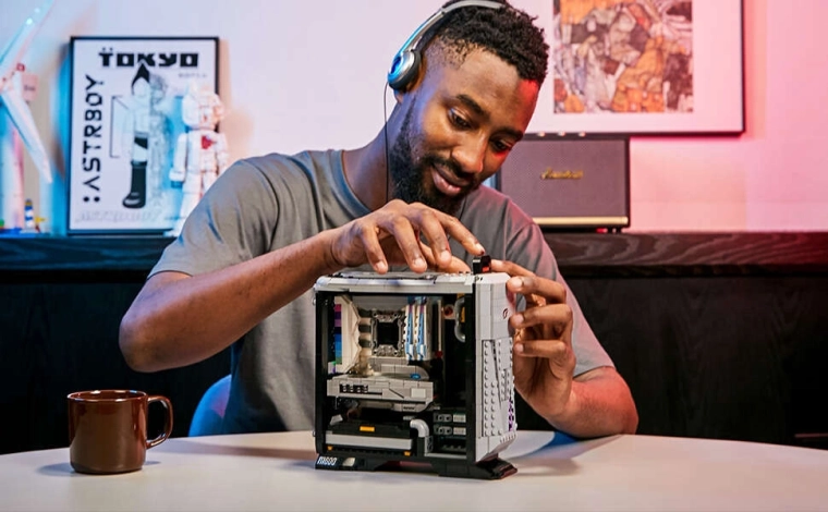 Realistiški komponentai kaip tikrame PC