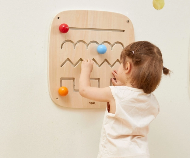 Practical wall-mounted design
