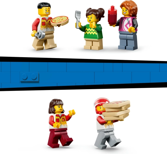 5 minifigūrėlės ir daugybė priedų vaidmenų žaidimams