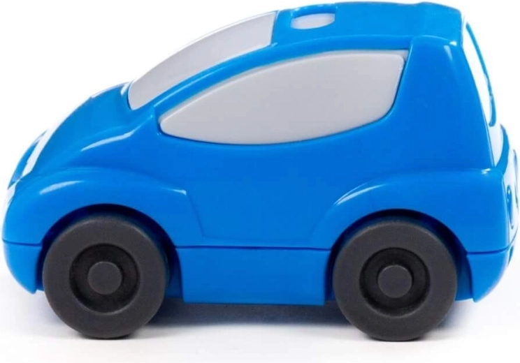 Lengvas automobiliukas pirmajam važiavimui