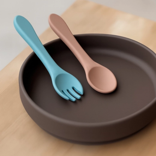 Ergonomic grip for small hands