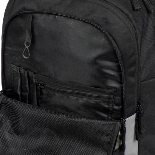 Thoughtful organization with laptop pocket