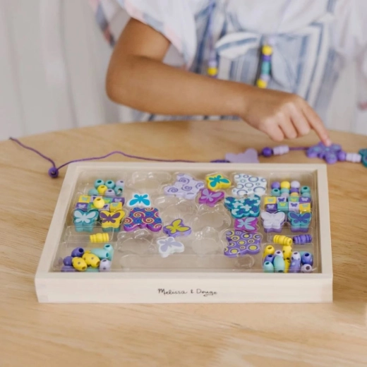 Practical sorting in a wooden tray