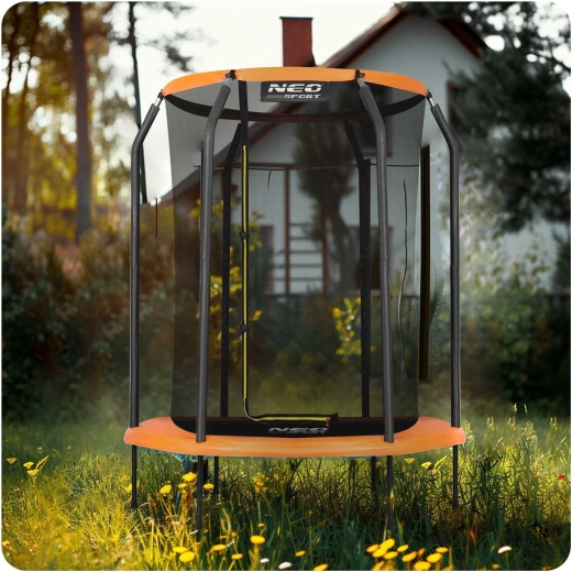 Internal safety net with zipper for confident play