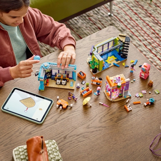 Building and imaginative play