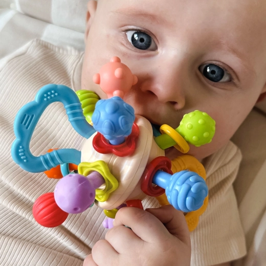 2-in-1 rattle and teether