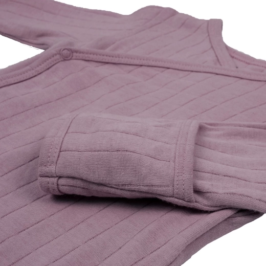 Fold-over cuffs against scratching