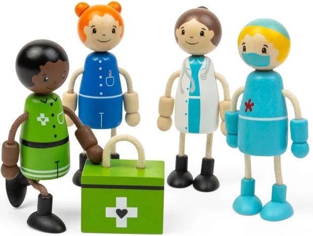 4 healthcare workers for realistic role play