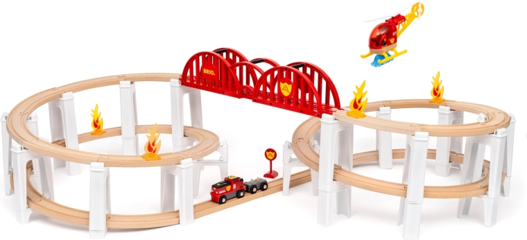 Brio World megaspiralė – medinis traukinukų geležinkelis su tiltu, gaisrininkų priedais ir sraigtasparniu