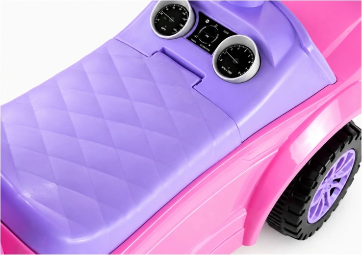 Sounds and storage space for toys