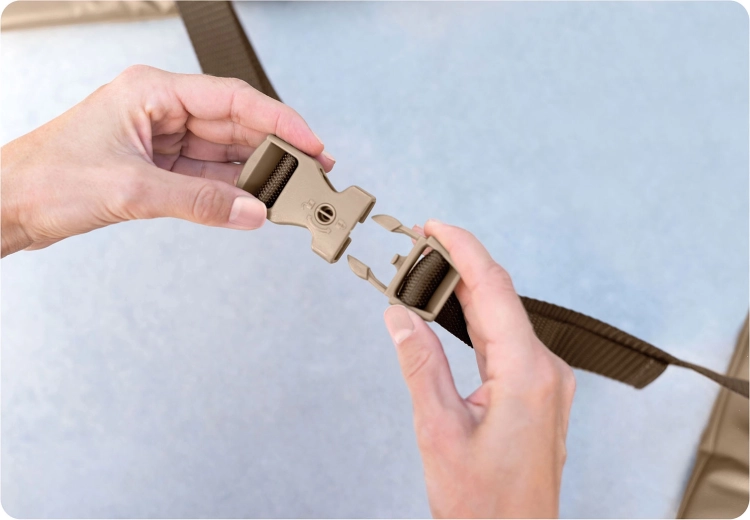 Quick and secure fastening with buckles