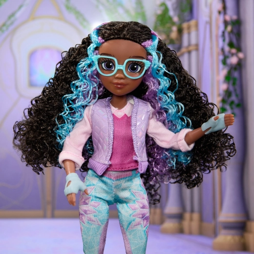 Autentiška Layla iš UNICORN ACADEMY pasaulio