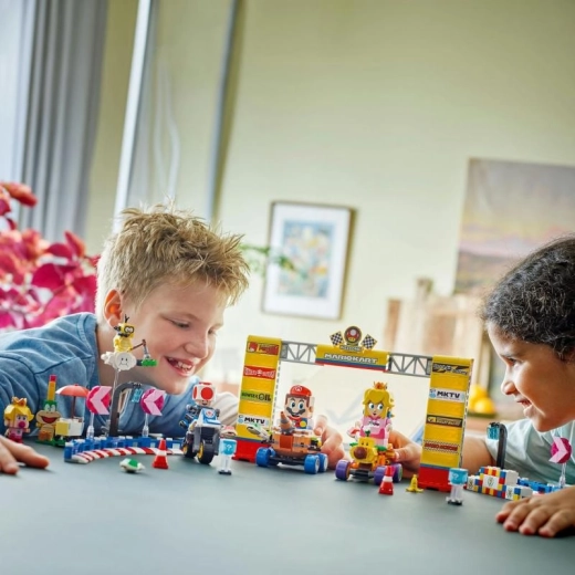 Interaktyvi patirtis su LEGO Super Mario