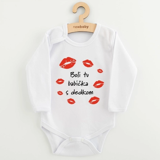 Vaikiškas smėlinukas su spauda New Baby „Čia buvo močiutė su seneliu“