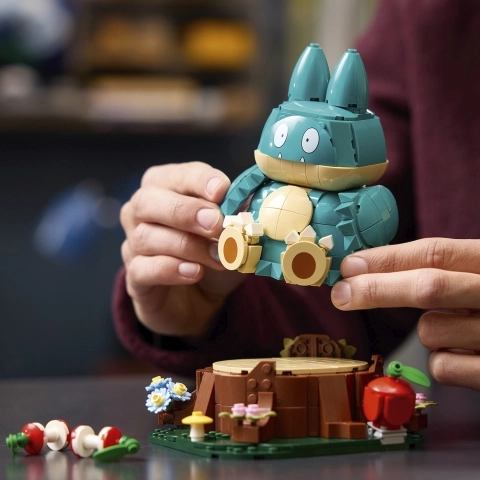Pozuojantis Munchlax kūrybiškoms pozoms