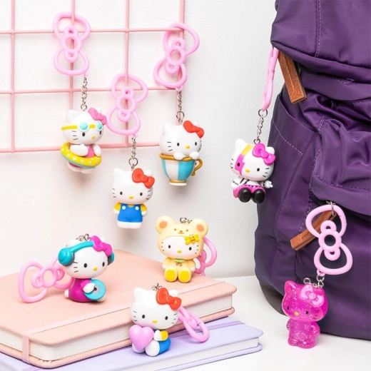 Hello Kitty pakabukas – licencijuota figūrėlė su kilpele