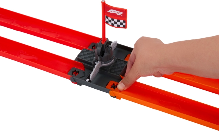 Finišo modulis su šaškių vėliava