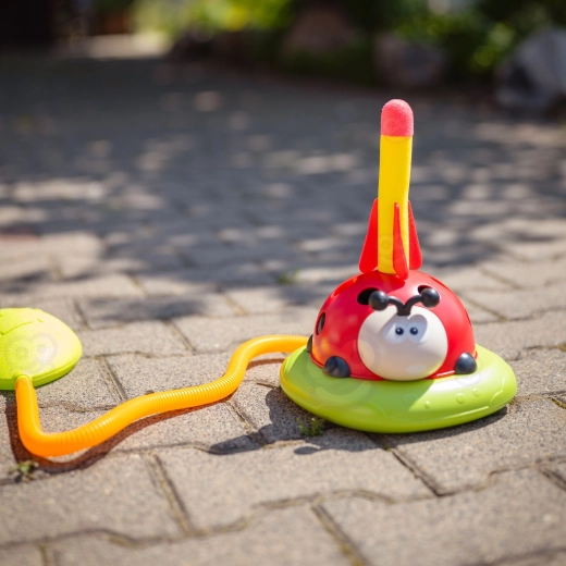 Oro raketų paleidiklis be baterijų