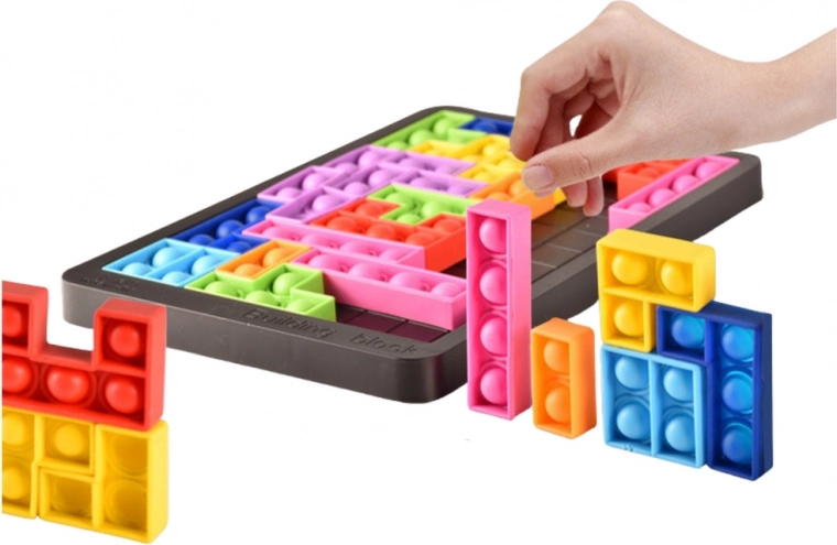 Loginė dėlionė Tetris stiliumi