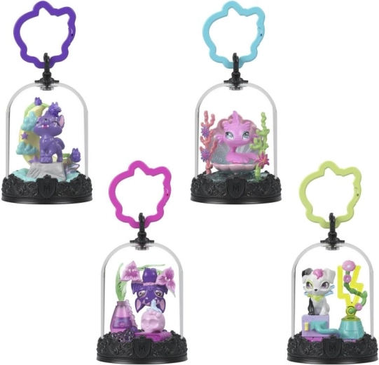 Monster High raktų pakabukas su augintiniu namelyje – kolekcinė mini figūrėlė
