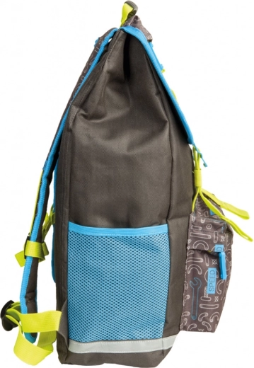 Smart pockets for school and a bottle