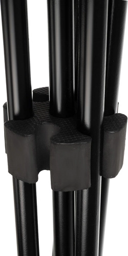 Stabili konstrukcija žaidimui tiek lauke, tiek viduje