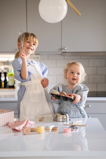 Everything in the suitcase, ready for baking