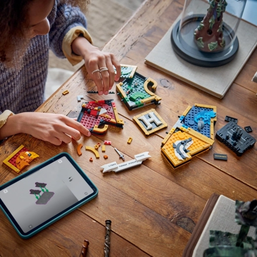 Interaktyvios 3D instrukcijos LEGO Builder programėlėje