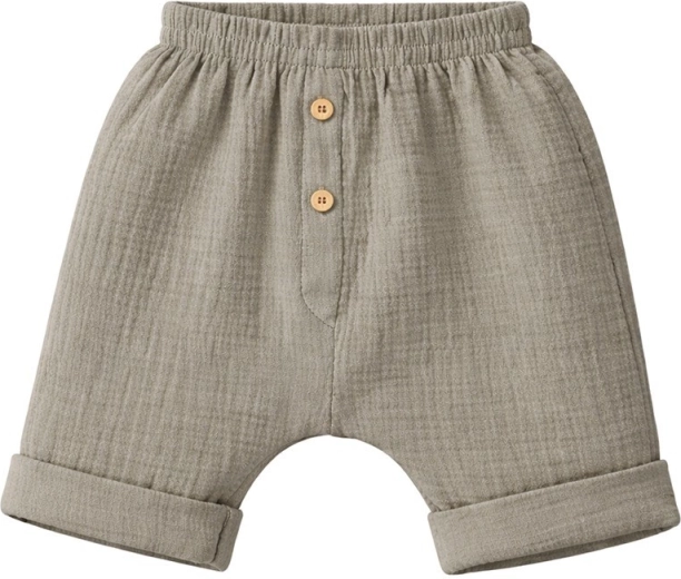 Comfortable shorts with elastic waistband