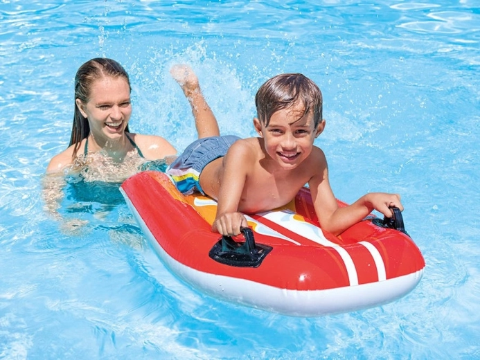 Pramogos prie baseino vaikams nuo 6 metų