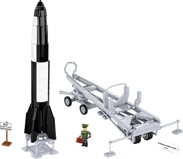 V2 raketa su nuimamu dangčiu ir interjeru