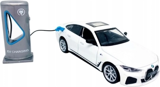 MSZ elektrinis BMW i4 M50 modelis, baltas