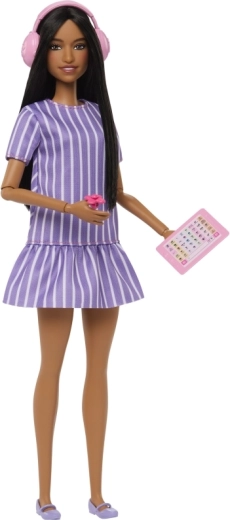 Fashionable outfit for imaginative play