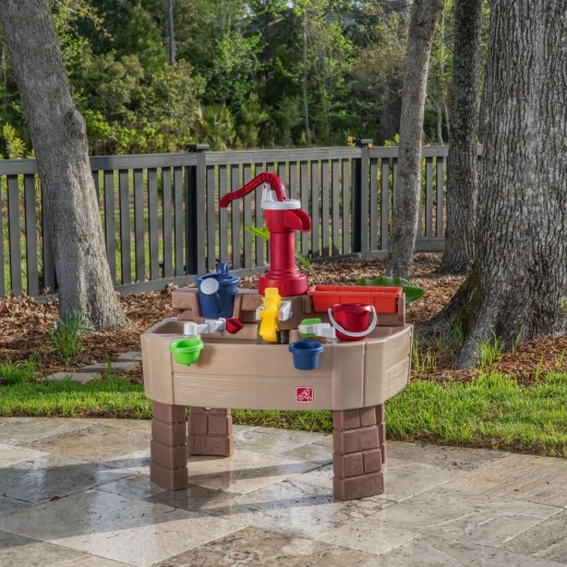 Play for multiple children at the same time