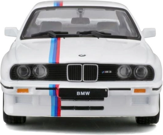 Metalinis modelis BBURAGO 1:24 BMW M3 (1988) – baltas