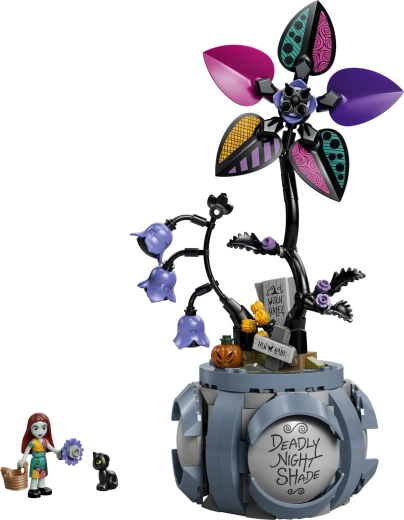 Imaginative decoration with flowers